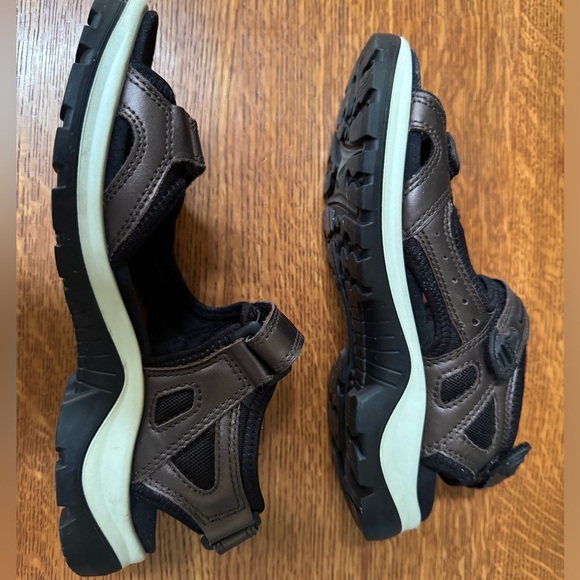 Ecco Leather Walking Sandals - Picture 4 of 5